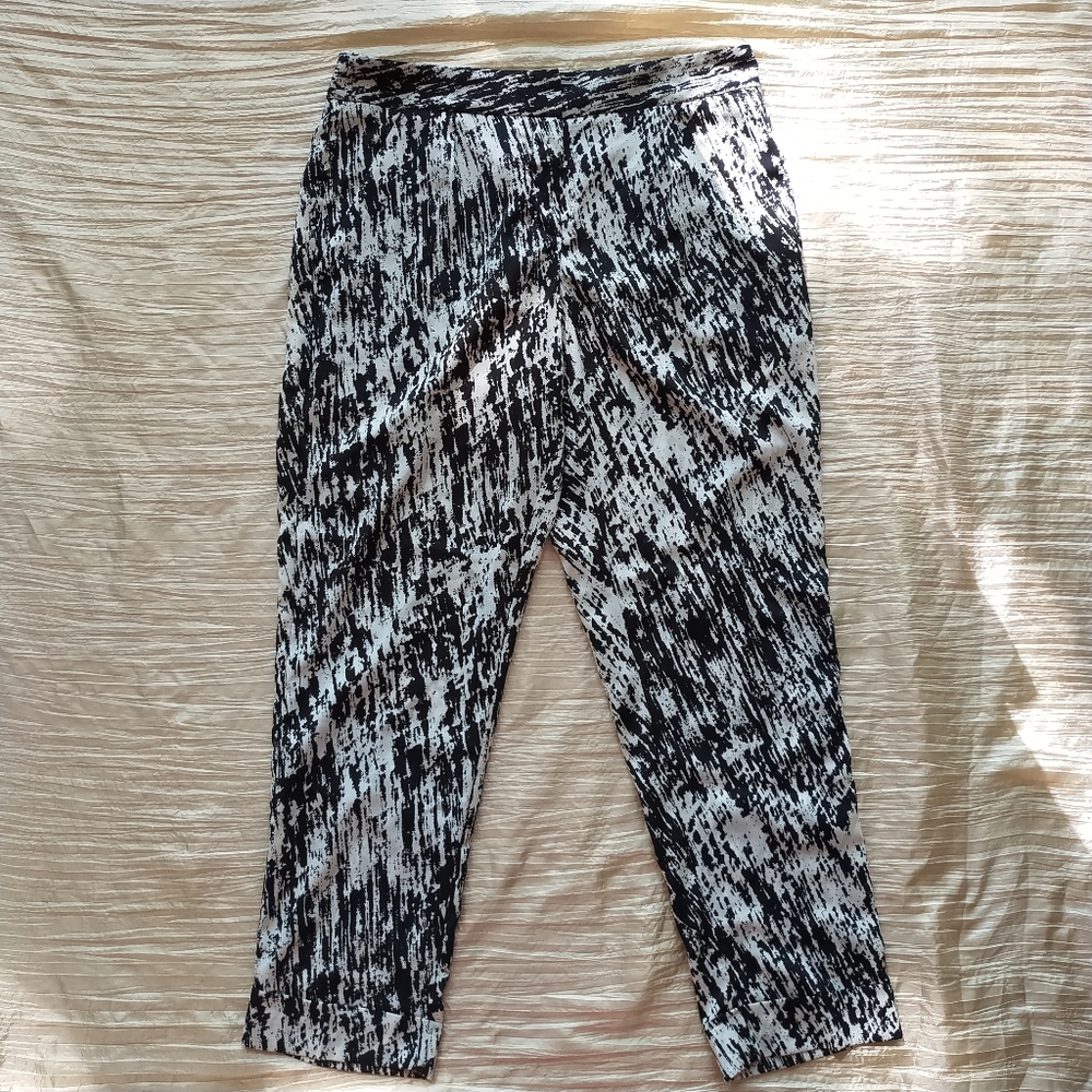 DKNY Black nd White Splash design Pants